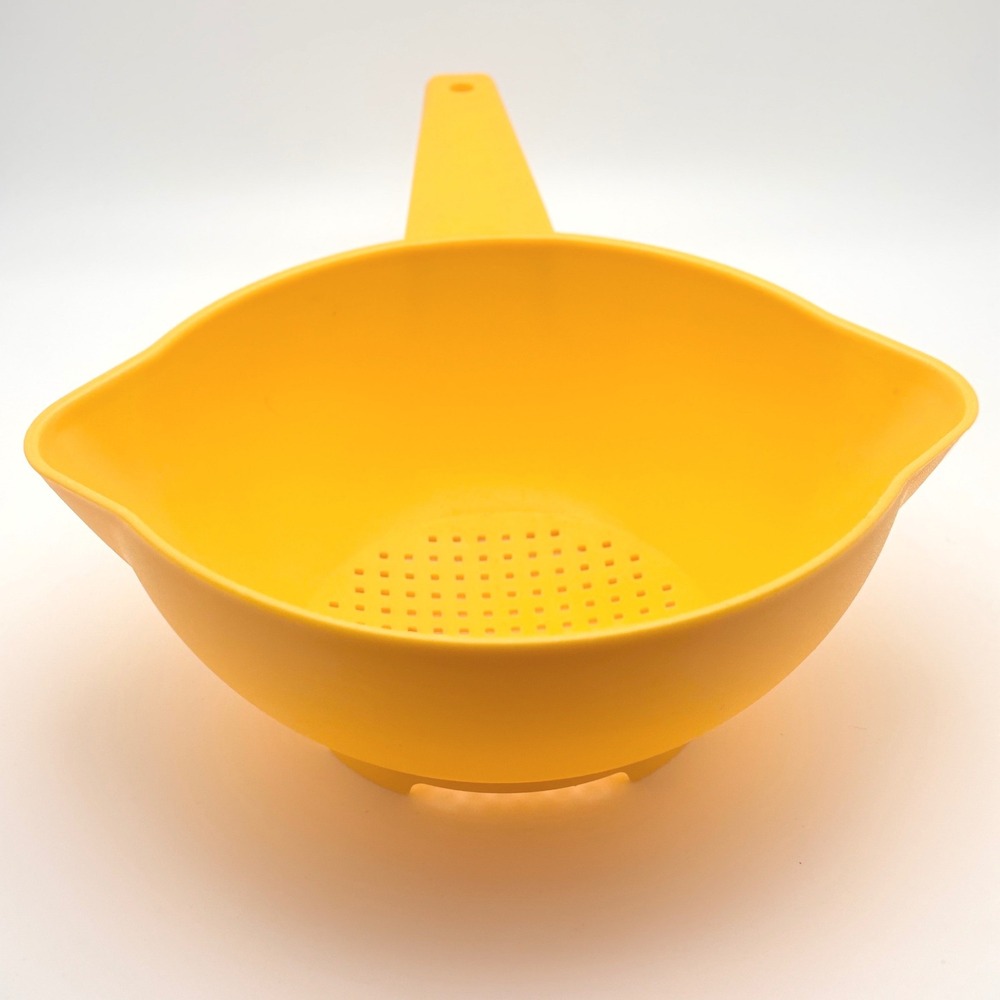 Tupperware Vintage Yellow Handheld Colander Strainer 1529 Harvest Gold Spouts